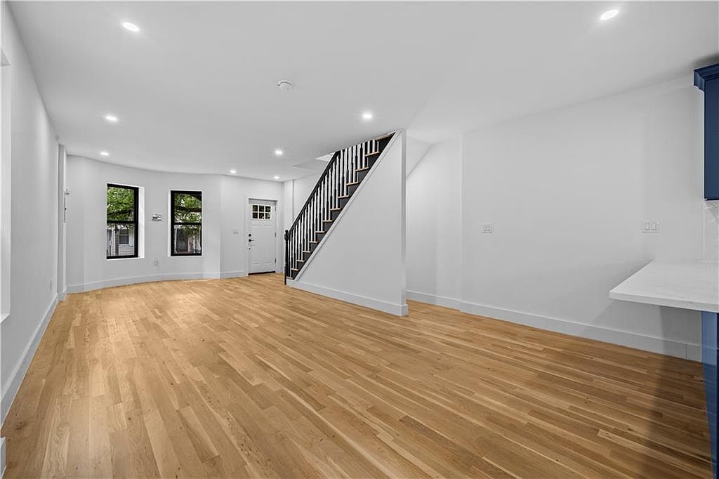 371 Grant Ave Brooklyn, NY 11208 - Thumbnail 3