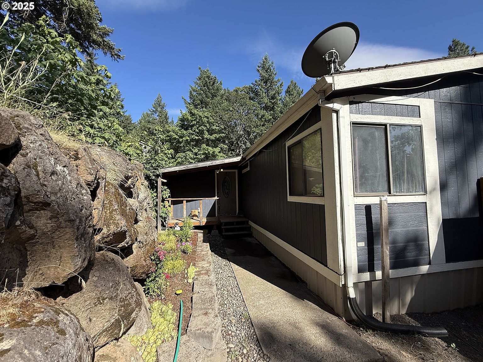 590 NE Spring St White Salmon, WA 98672 - Thumbnail 3