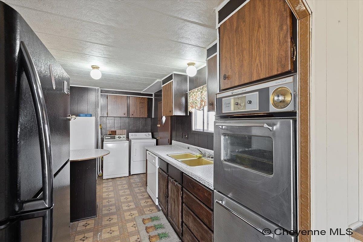 516 E 4th St Cheyenne, WY 82007 - Thumbnail 3