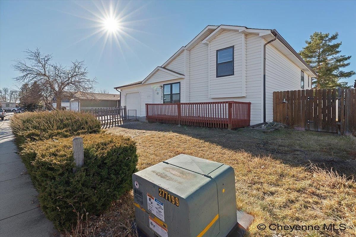2316 Pine Ave Cheyenne, WY 82007 - Thumbnail 3