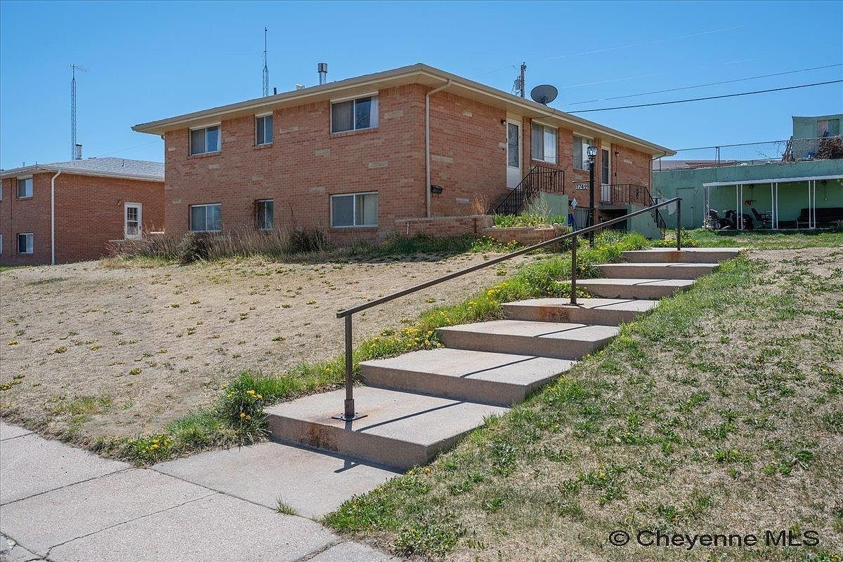 1749 Oxford Dr Cheyenne, WY 82001 - Thumbnail 3