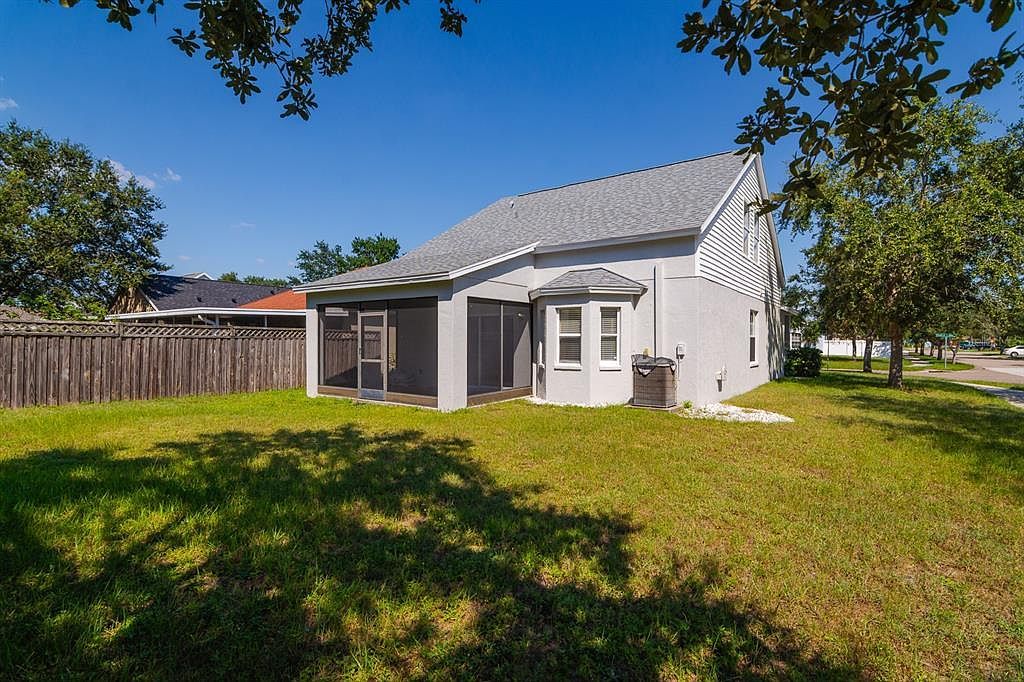 1402 Delano Trent St Ruskin, FL 33570 - Thumbnail 3