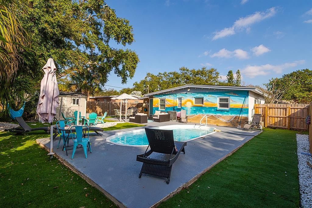 9122 94th St Seminole, FL 33777 - Thumbnail 3