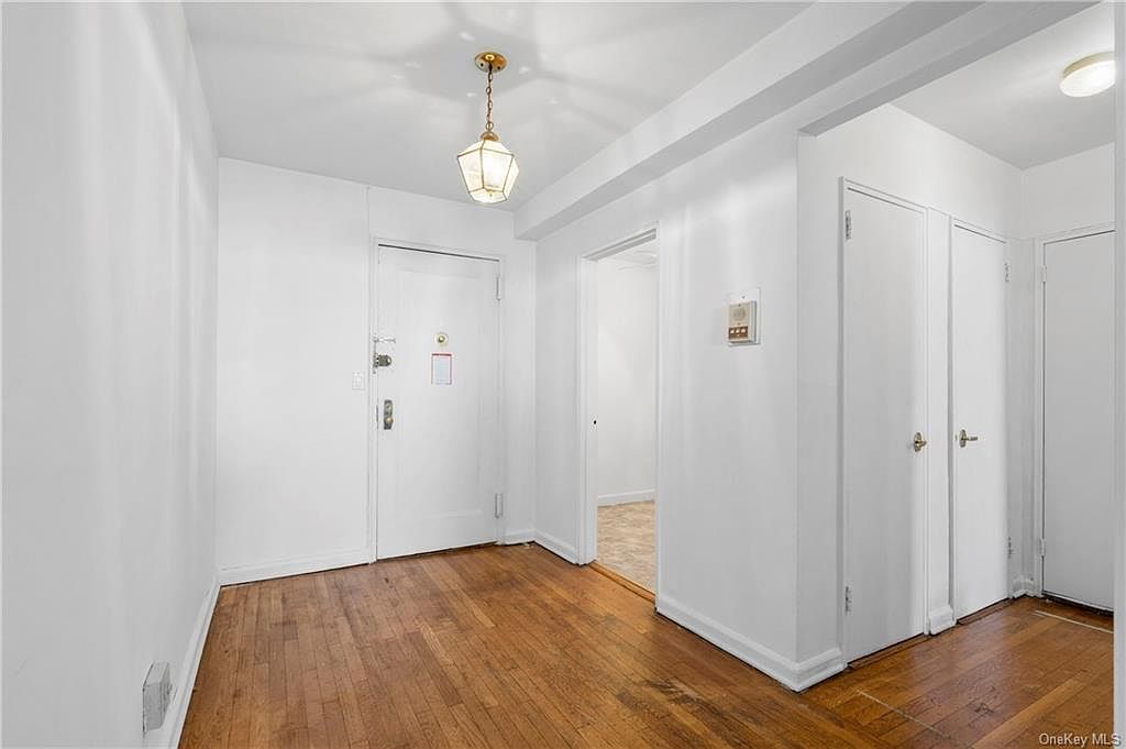 2104 Holland Ave APT 3F Bronx, NY 10462 - Thumbnail 3