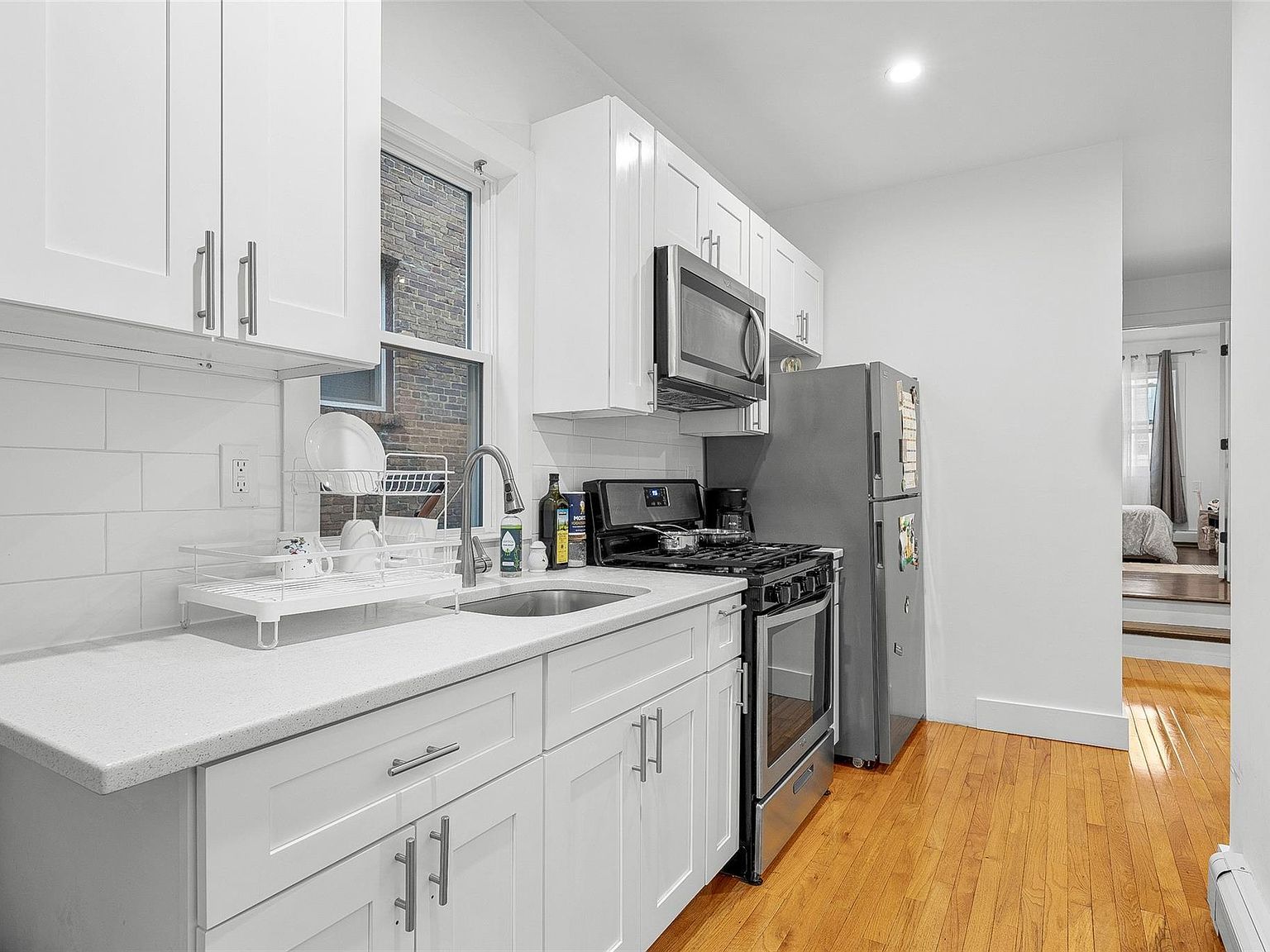 41 Sherwood Ave Yonkers, NY 10704 - Thumbnail 3