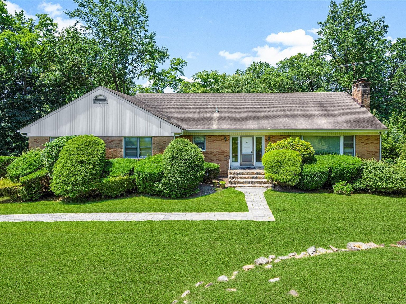 6 Century Ridge Rd Purchase, NY 10577 - Thumbnail 3