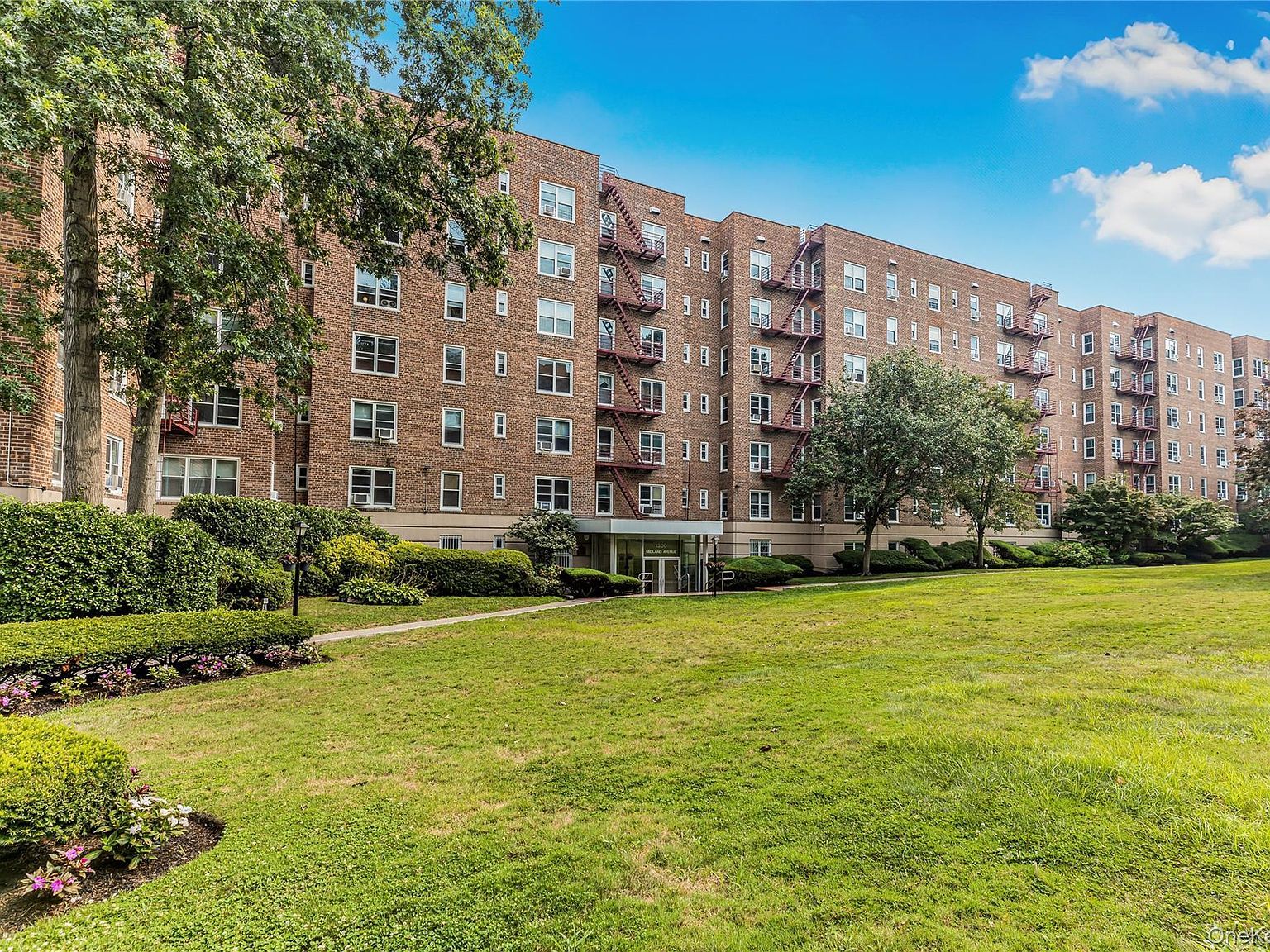 1300 Midland Ave APT C64 Bronxville, NY 10708 - Thumbnail 3