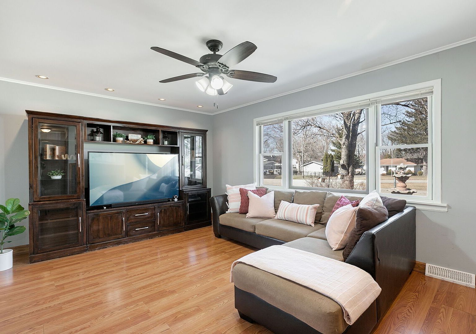 417 Lawrence Ave Grayslake, IL 60030 - Thumbnail 3