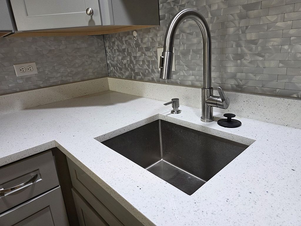 70 Southbridge St Unit 811 Worcester, MA 01608 - Thumbnail 3