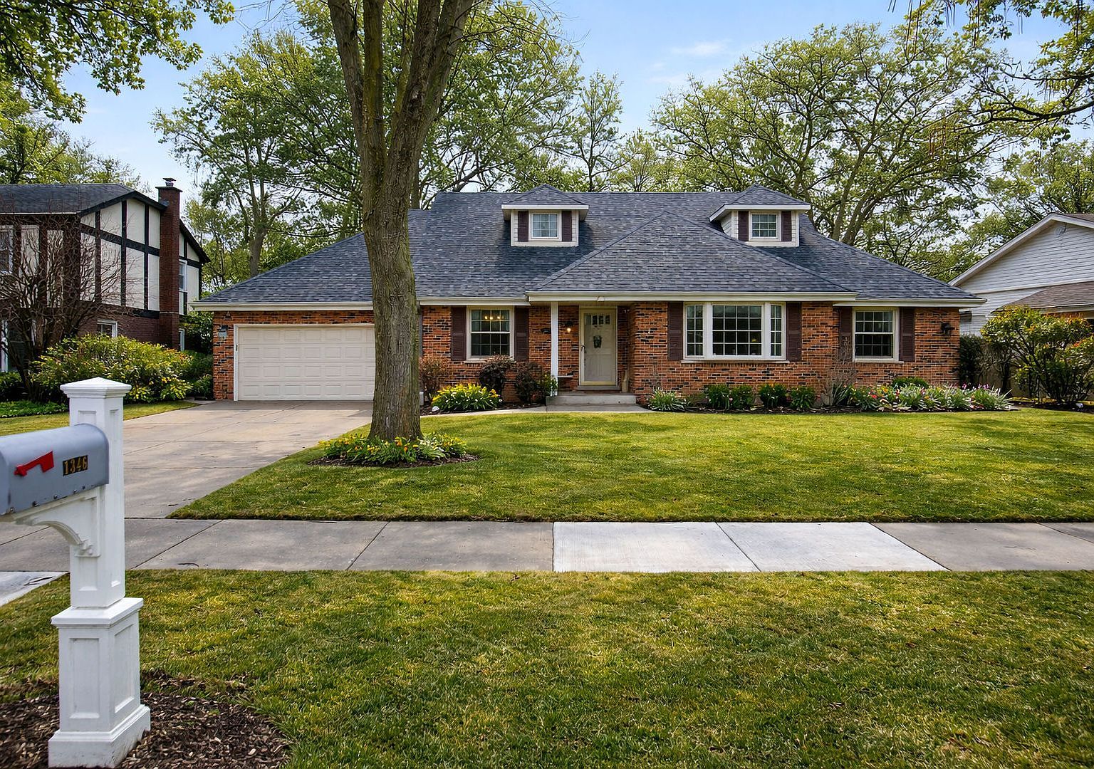 1346 Wessling Dr Northbrook, IL 60062 - Thumbnail 3