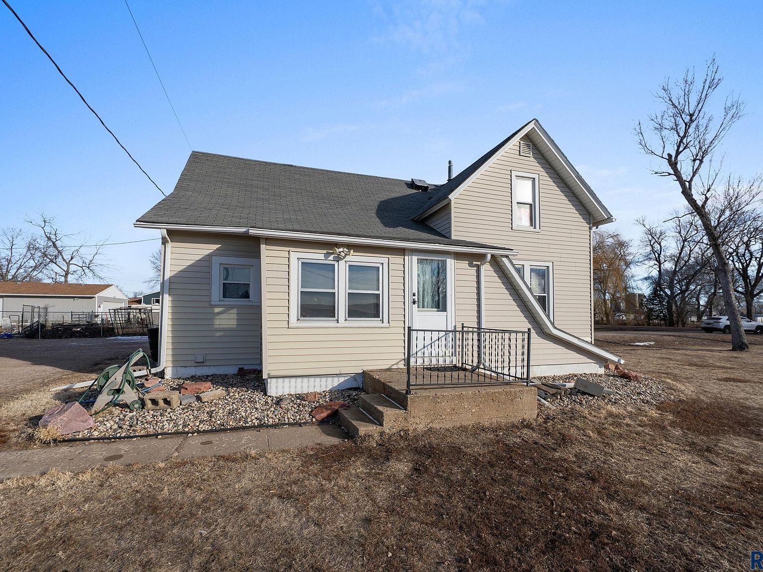 305 S Louise Ave Worthing, SD 57077 - Thumbnail 3