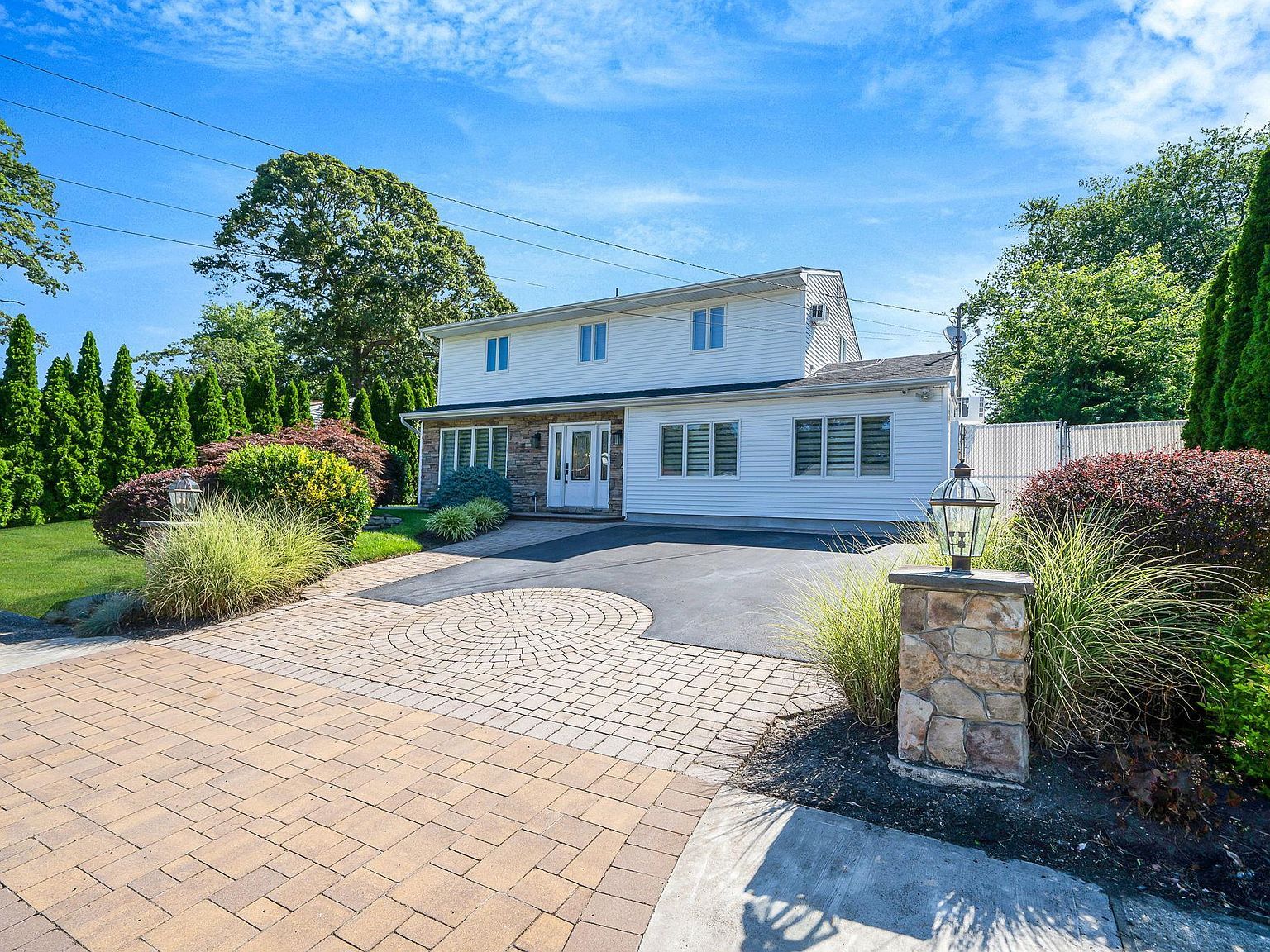 29 Selden Blvd Centereach, NY 11720 - Thumbnail 3