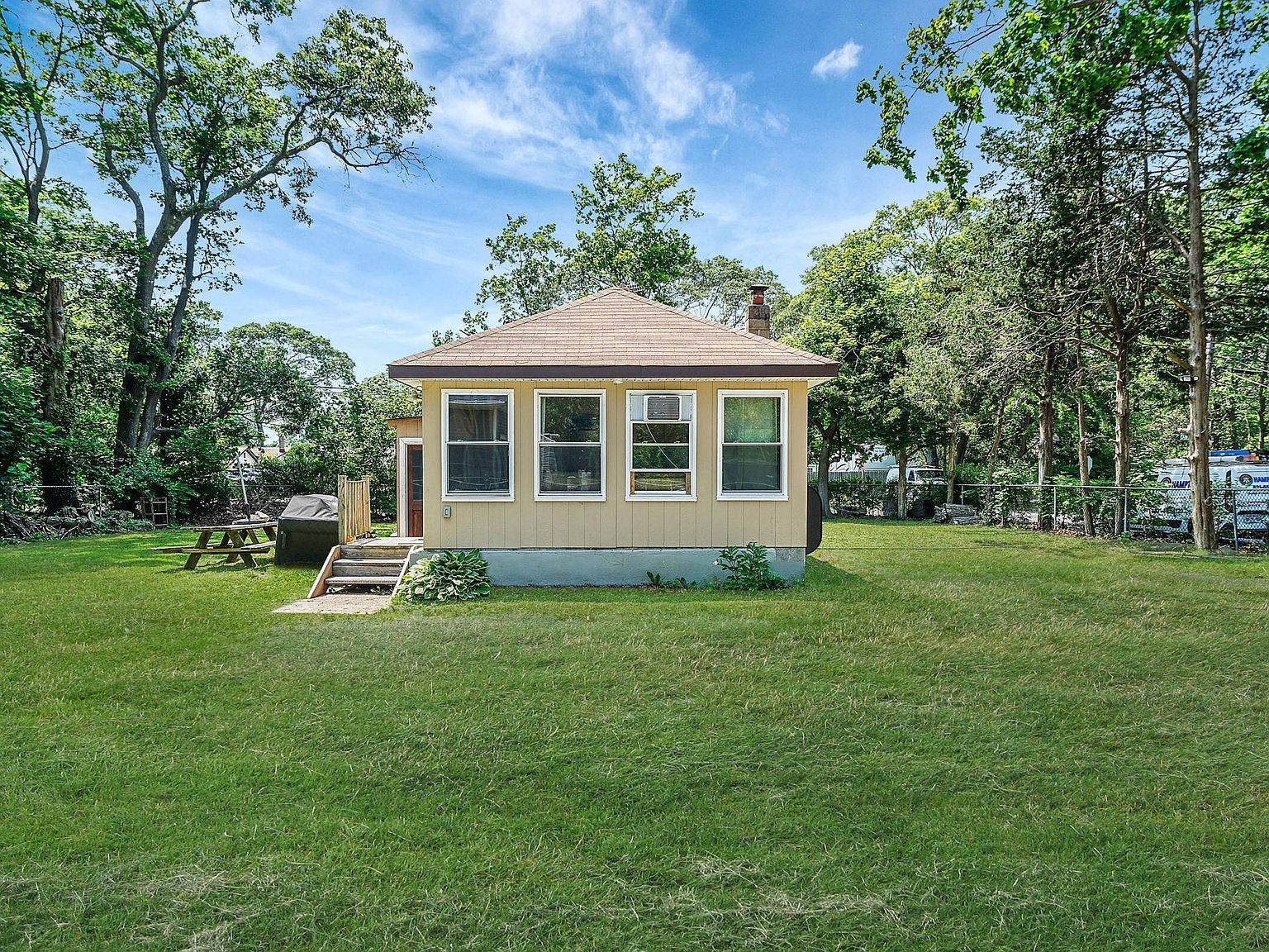 27 Dana Ave Mastic, NY 11950 - Thumbnail 3