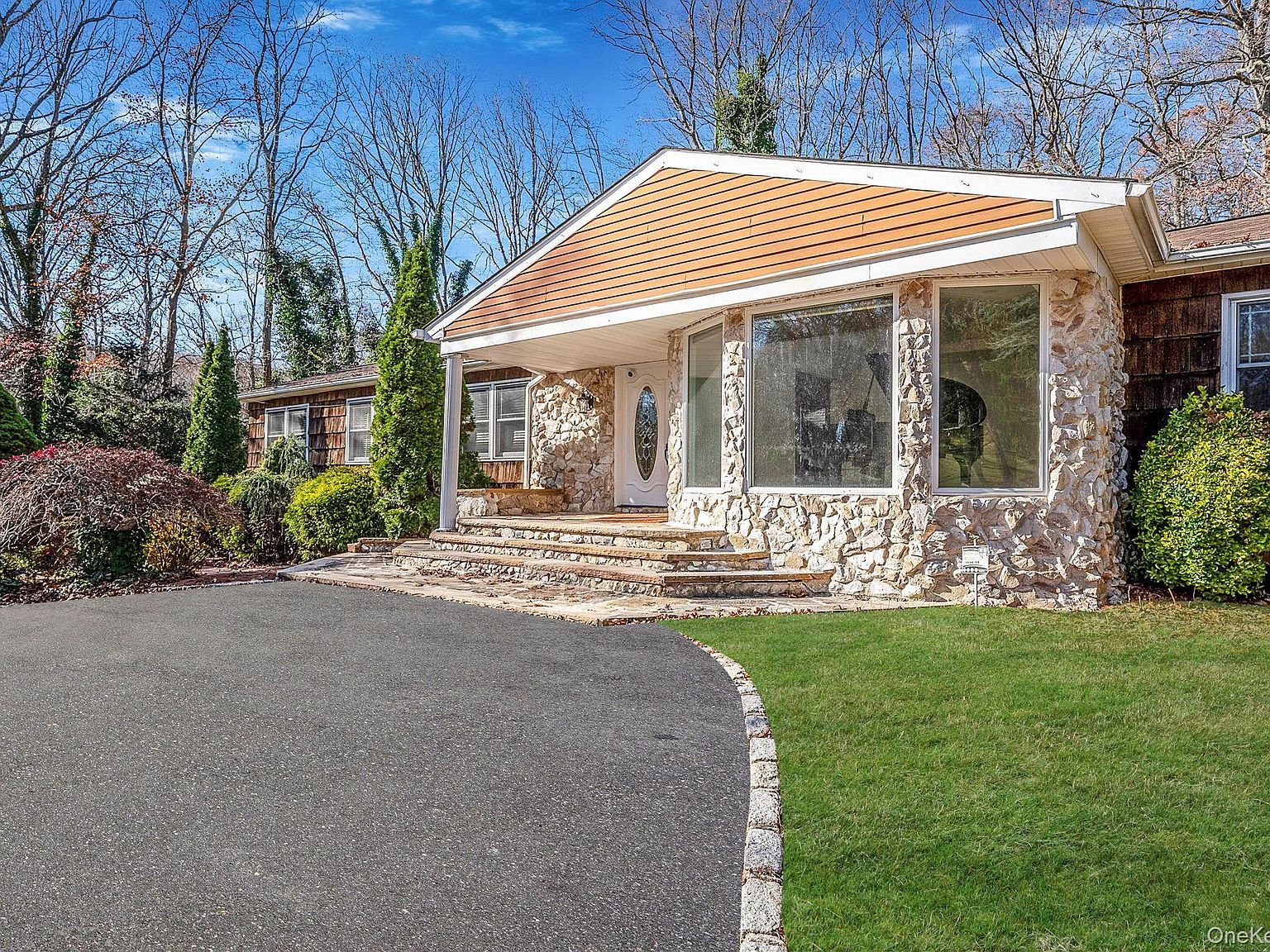 25 Farmington Ln Melville, NY 11747 - Thumbnail 3