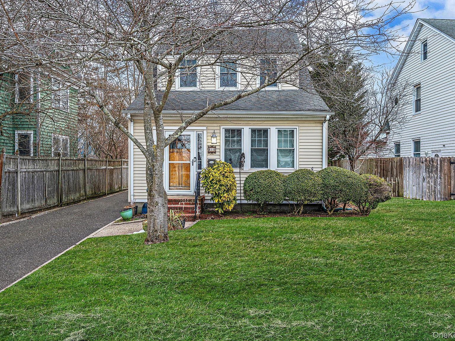 215 West Ave Patchogue, NY 11772 - Thumbnail 3