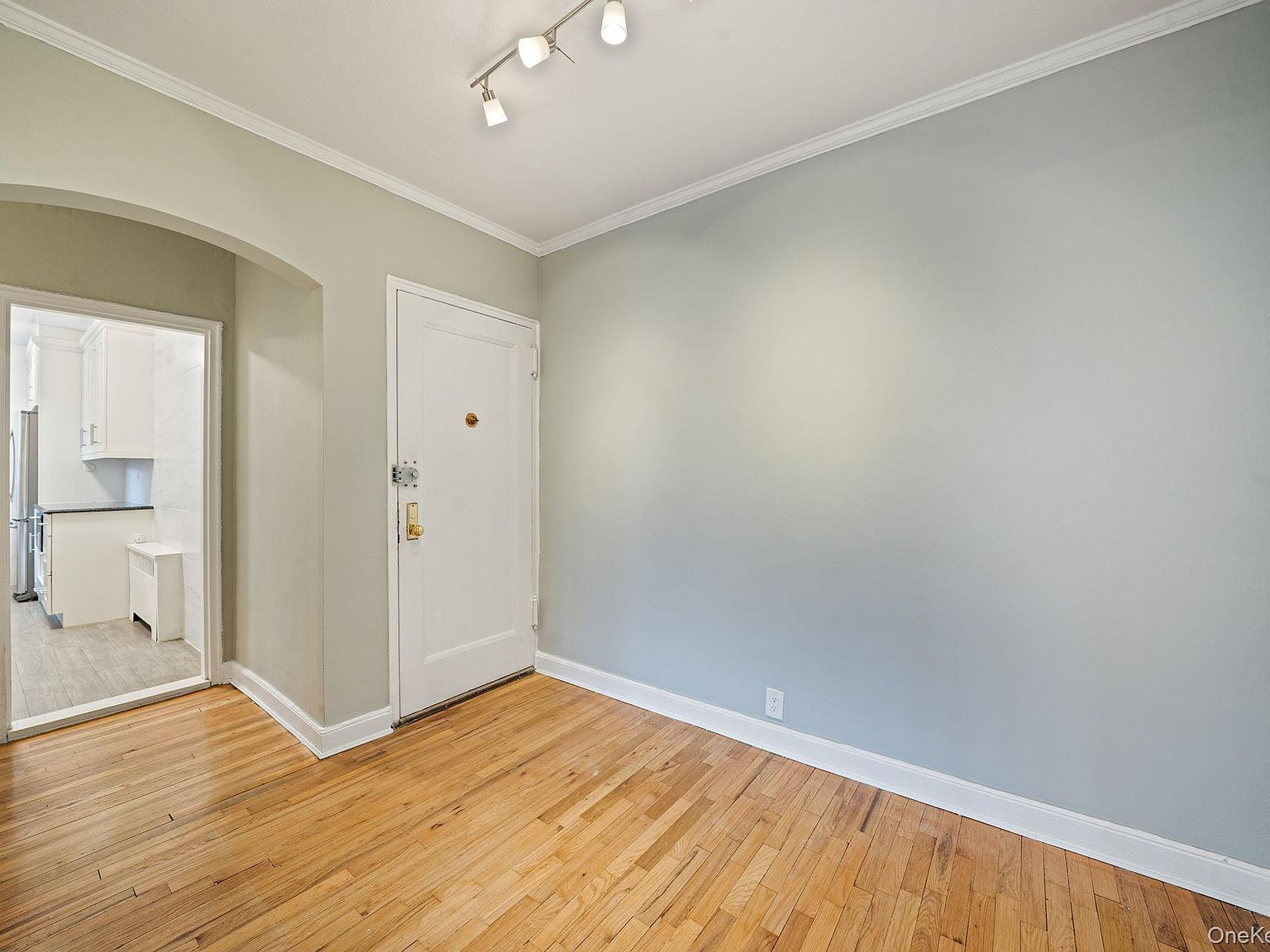 1 Town House Pl APT 3H Great Neck, NY 11021 - Thumbnail 3