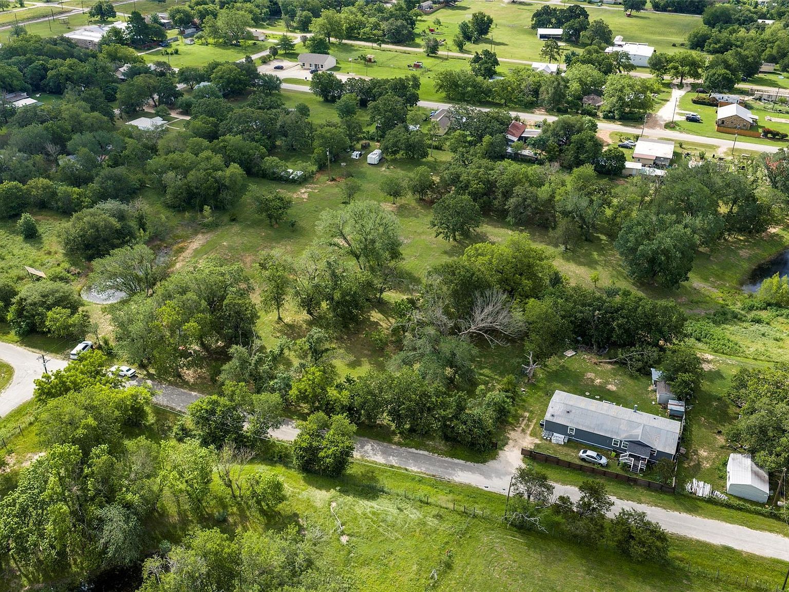 Belton St Mc Dade, TX 78650 - Thumbnail 3