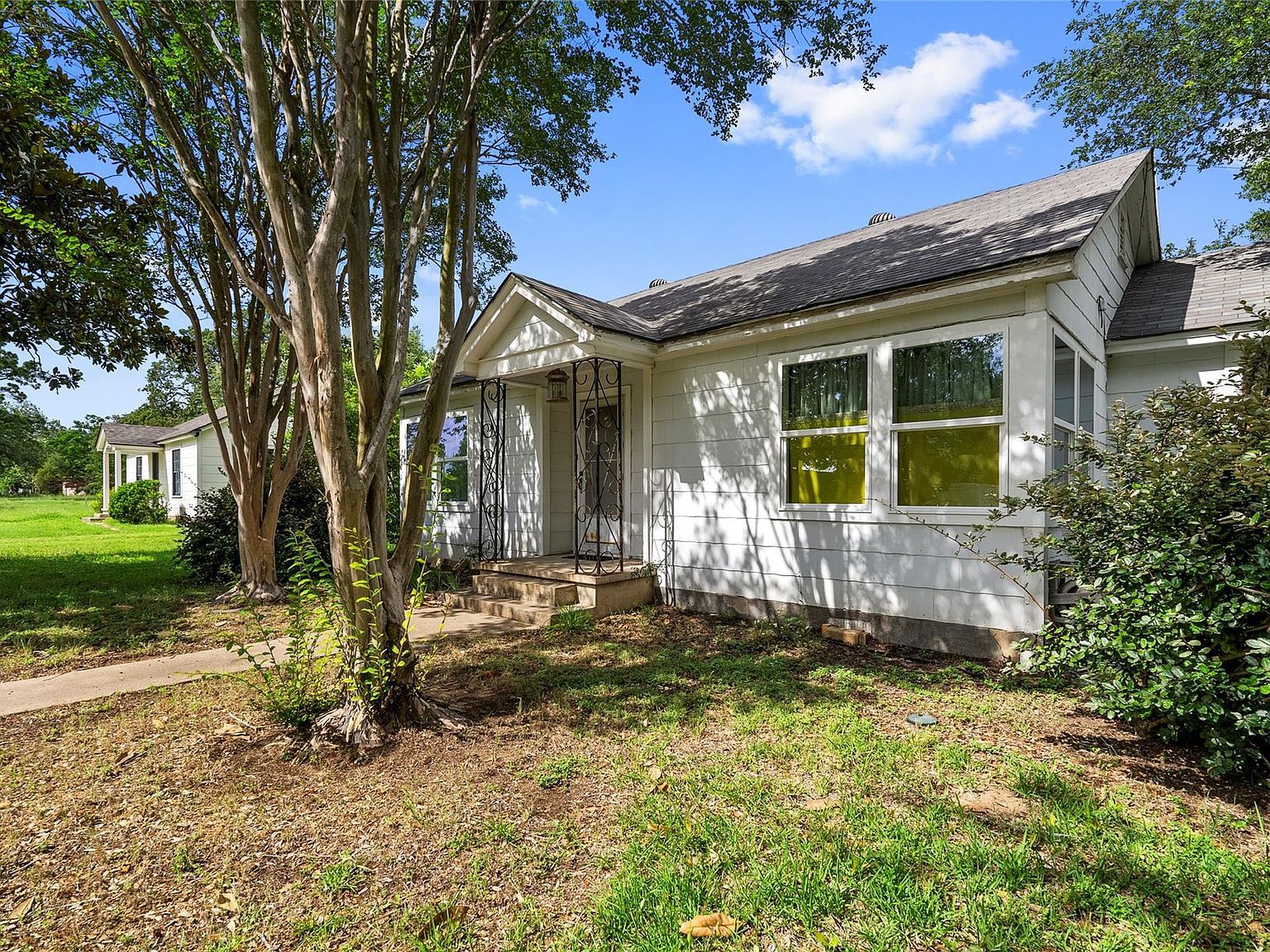 513 N Avenue F Elgin, TX 78621 - Thumbnail 3