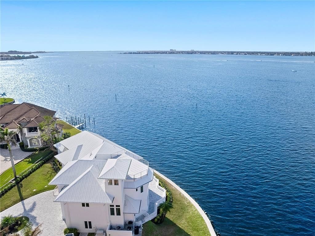 771 Cypress Lake Cir Fort Myers, FL 33919 - Thumbnail 3