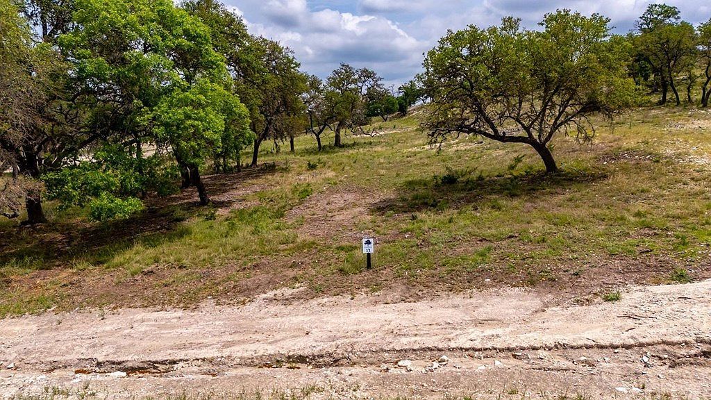 11 Oakwater Dr Fredericksburg, TX 78624 - Thumbnail 3