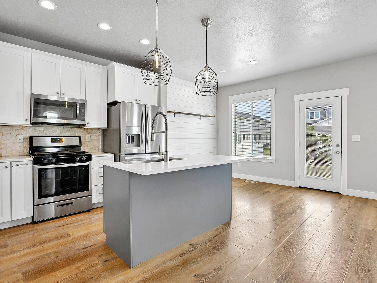 167 W Silver Springs Dr N Vineyard, UT 84058 - Thumbnail 3