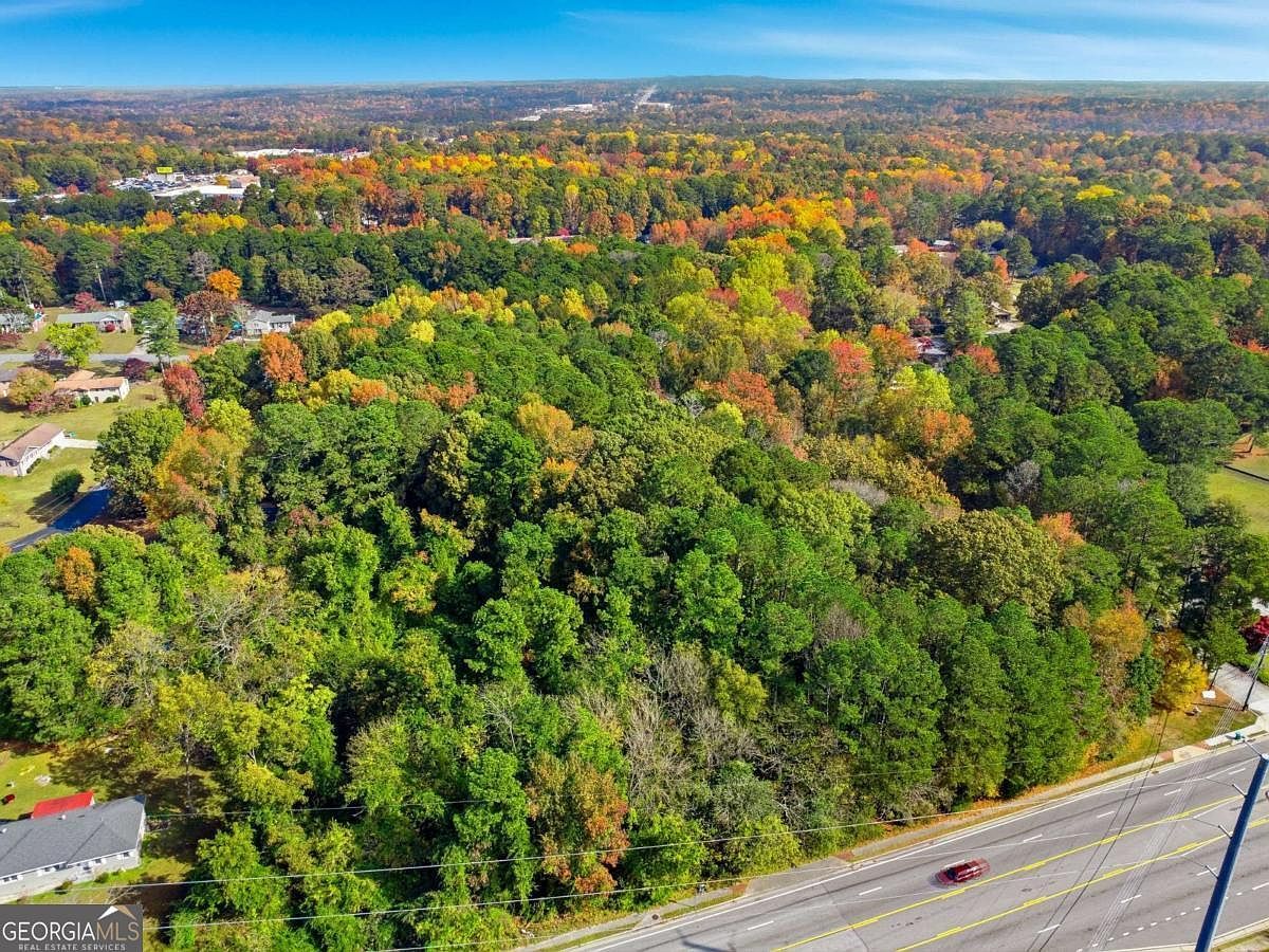 2234 Rockbridge Rd Stone Mountain, GA 30087 - Thumbnail 3