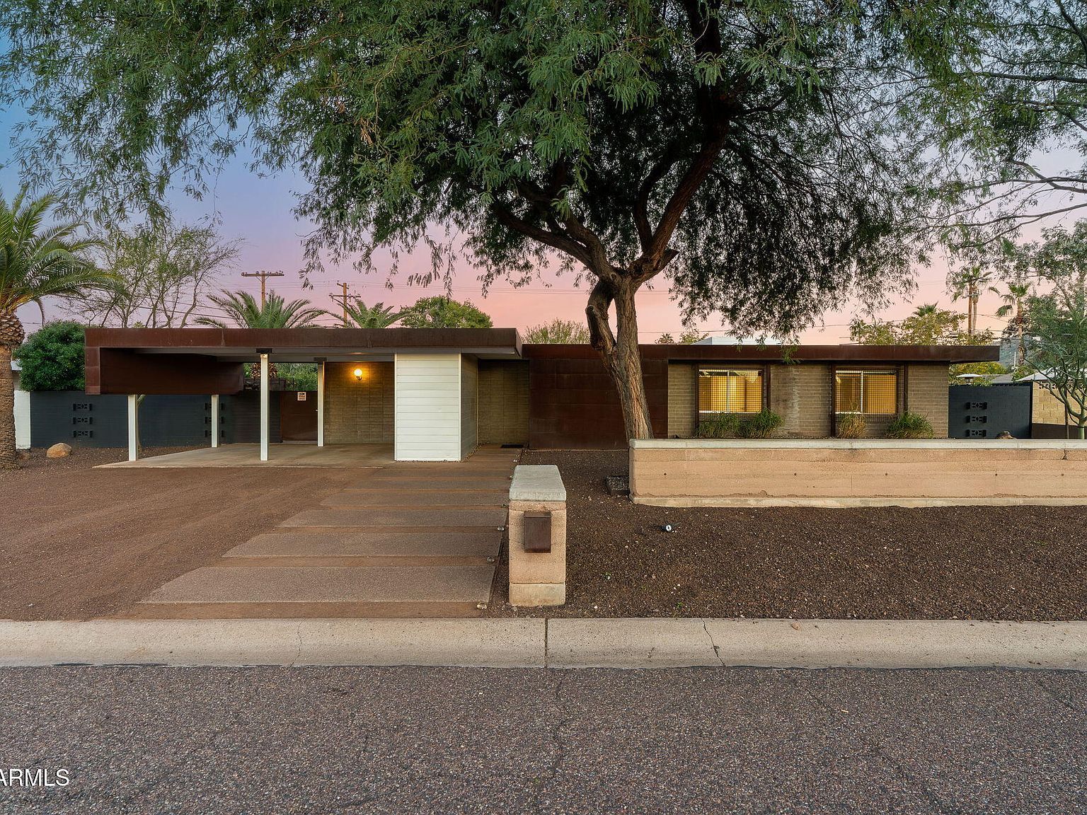 9825 N 35th Pl Phoenix, AZ 85028 - Thumbnail 3