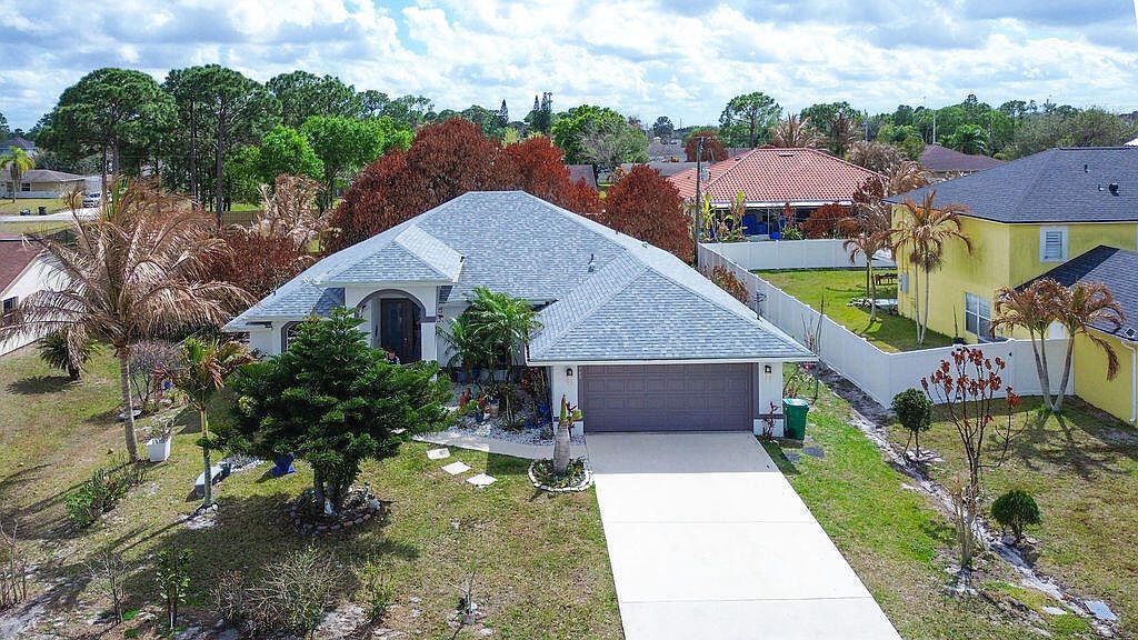 662 SW Dwight Ave Port Saint Lucie, FL 34983 - Thumbnail 3