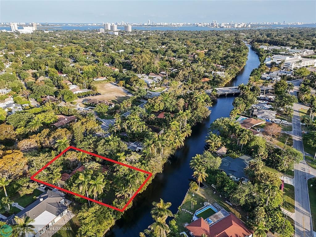 11410 Griffing Blvd Biscayne Park, FL 33161 - Thumbnail 3