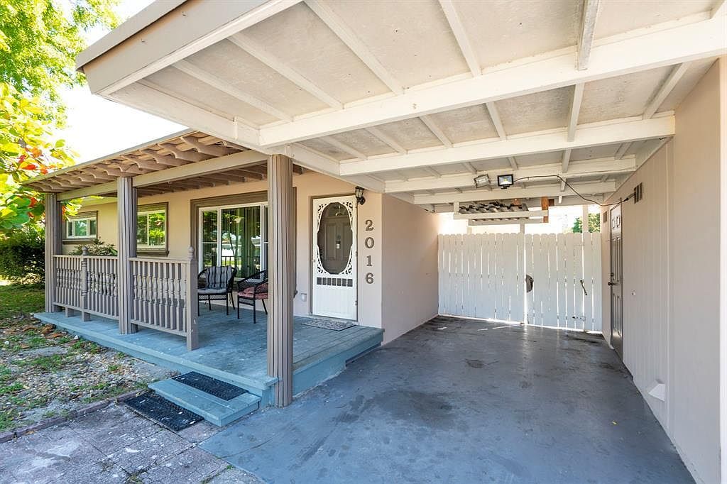 2016 SW 37th Ave Fort Lauderdale, FL 33312 - Thumbnail 3