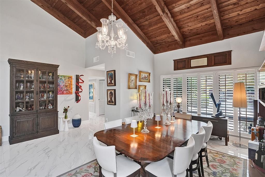 1017 NE 202nd Ln Miami, FL 33179 - Thumbnail 3