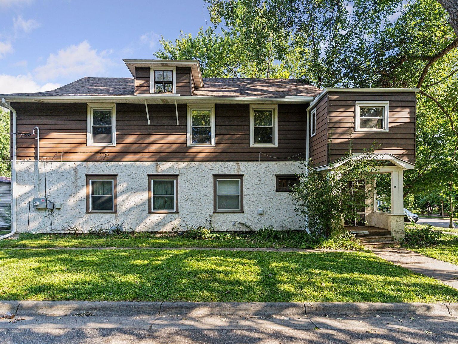 1083 Chatsworth St N Saint Paul, MN 55103 - Thumbnail 3