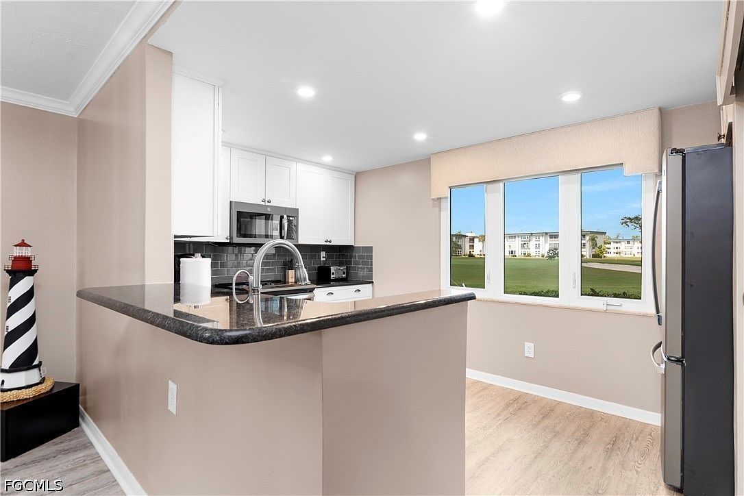 6102 Augusta Dr APT 116 Fort Myers, FL 33907 - Thumbnail 3