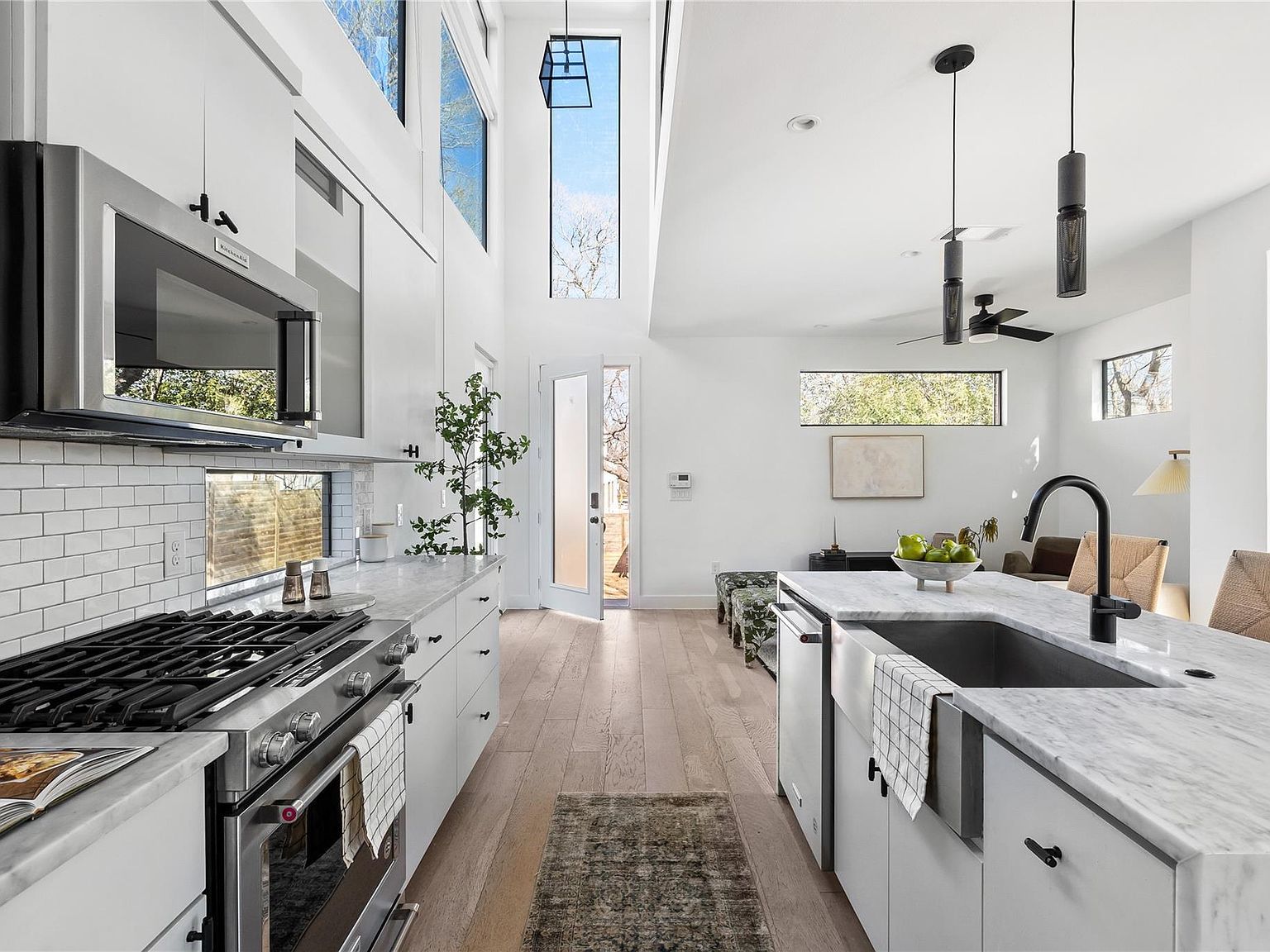 2804 E 22nd St Unit B Austin, TX 78722 - Thumbnail 3