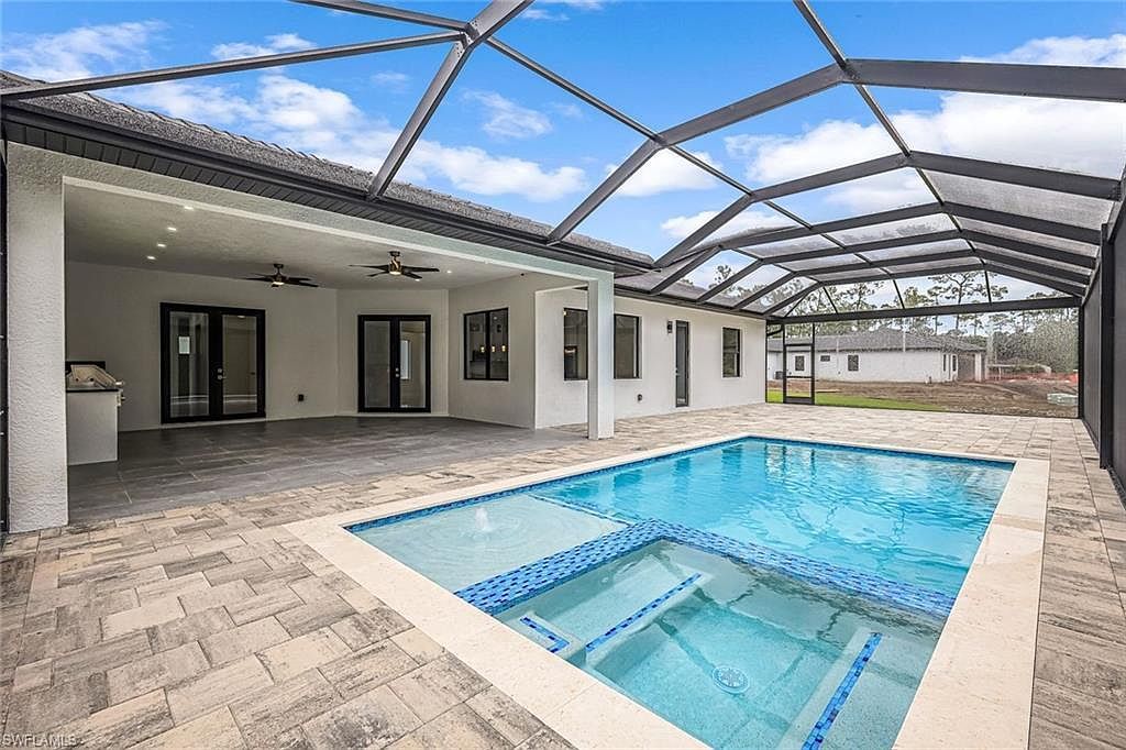 2840 Golden Gate Blvd W Naples, FL 34120 - Thumbnail 3