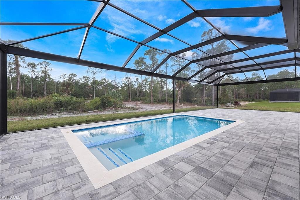 2806 Golden Gate Blvd W Naples, FL 34120 - Thumbnail 3
