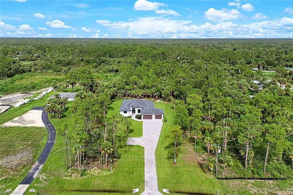 1068 16th St NE Naples, FL 34120 - Thumbnail 3