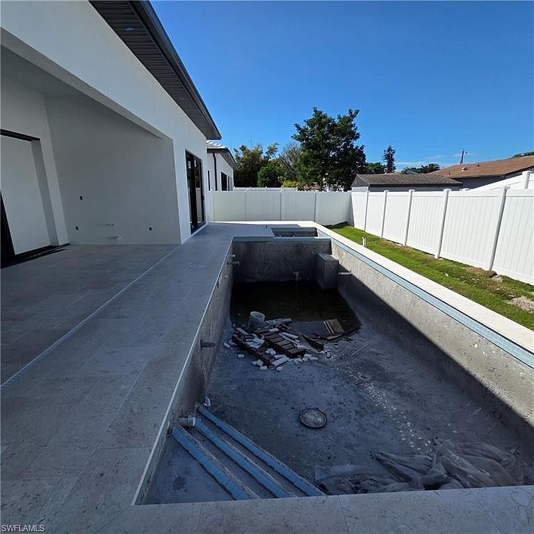 1381 Trail Terrace Dr Naples, FL 34103 - Thumbnail 3