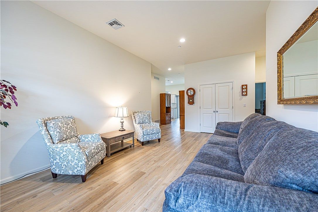 906 Valentina Ln UNIT 65 New Kensington, PA 15068 - Thumbnail 3