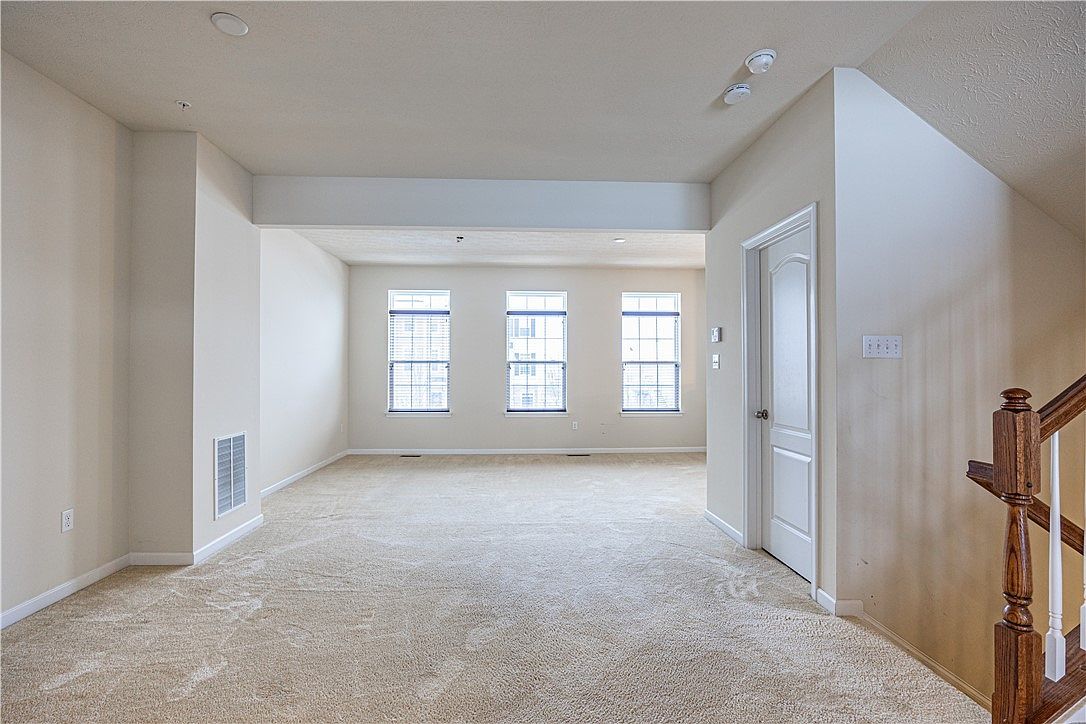 10 Roosevelt Dr Mc Kees Rocks, PA 15136 - Thumbnail 3