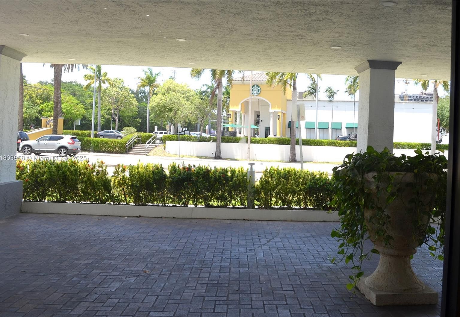 13499 Biscayne Blvd APT 702 North Miami, FL 33181 - Thumbnail 3