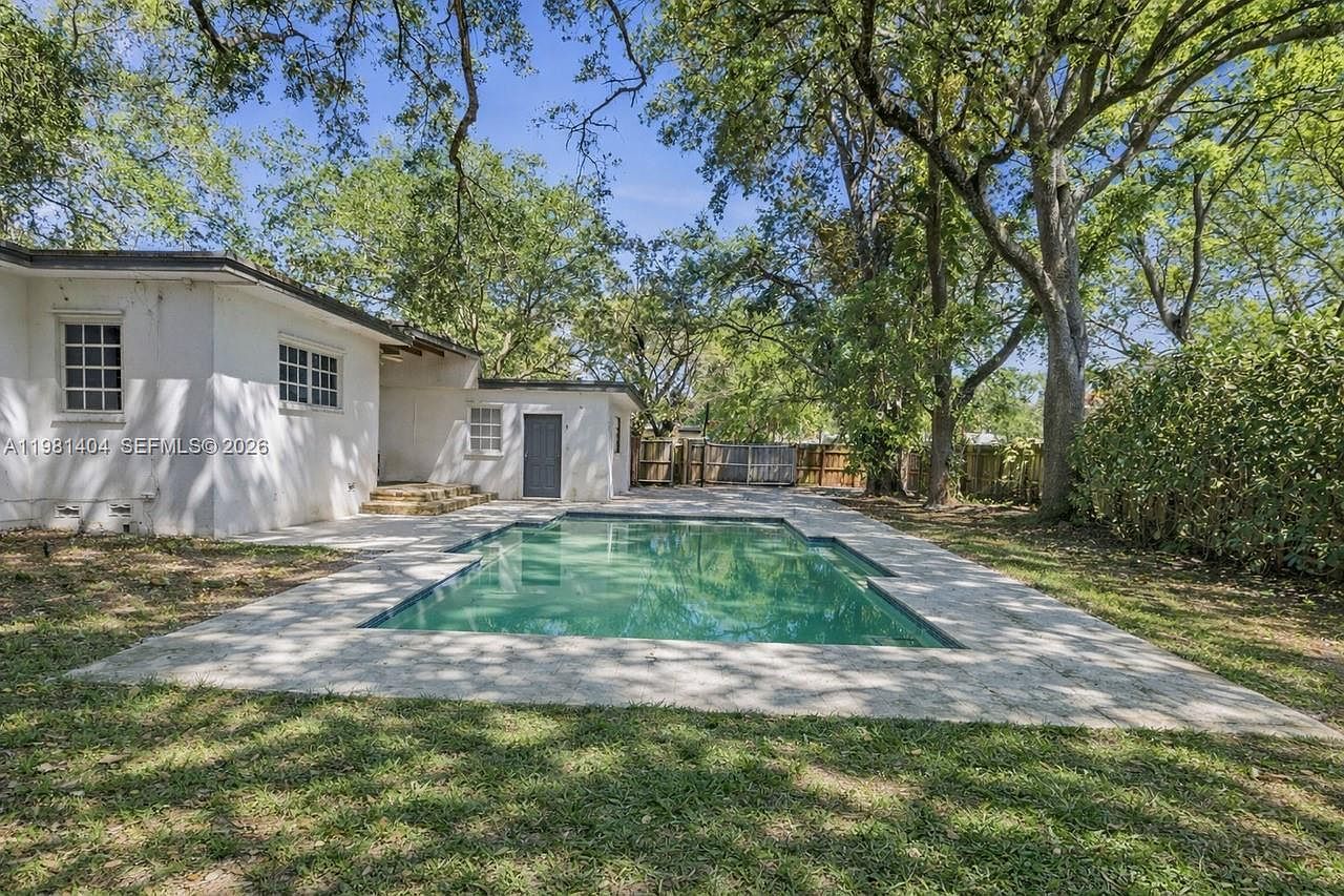 7870 SW 98th St Miami, FL 33156 - Thumbnail 3