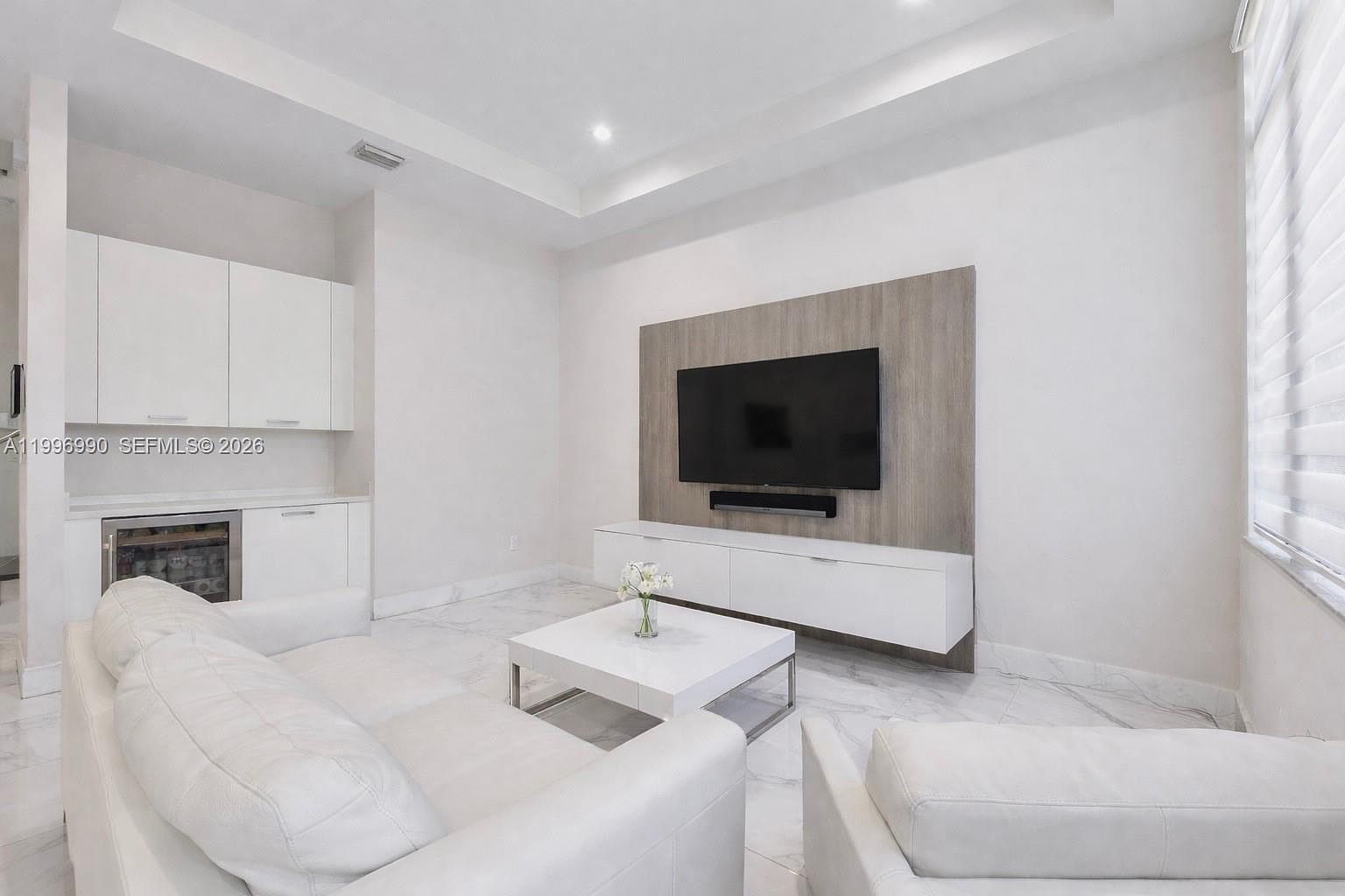 8424 NW 51st Ter Doral, FL 33166 - Thumbnail 3