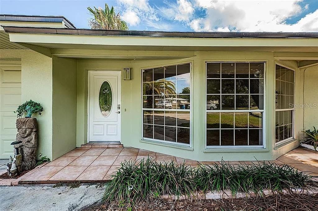 1806 Beverly Cir N Clearwater, FL 33764 - Thumbnail 3