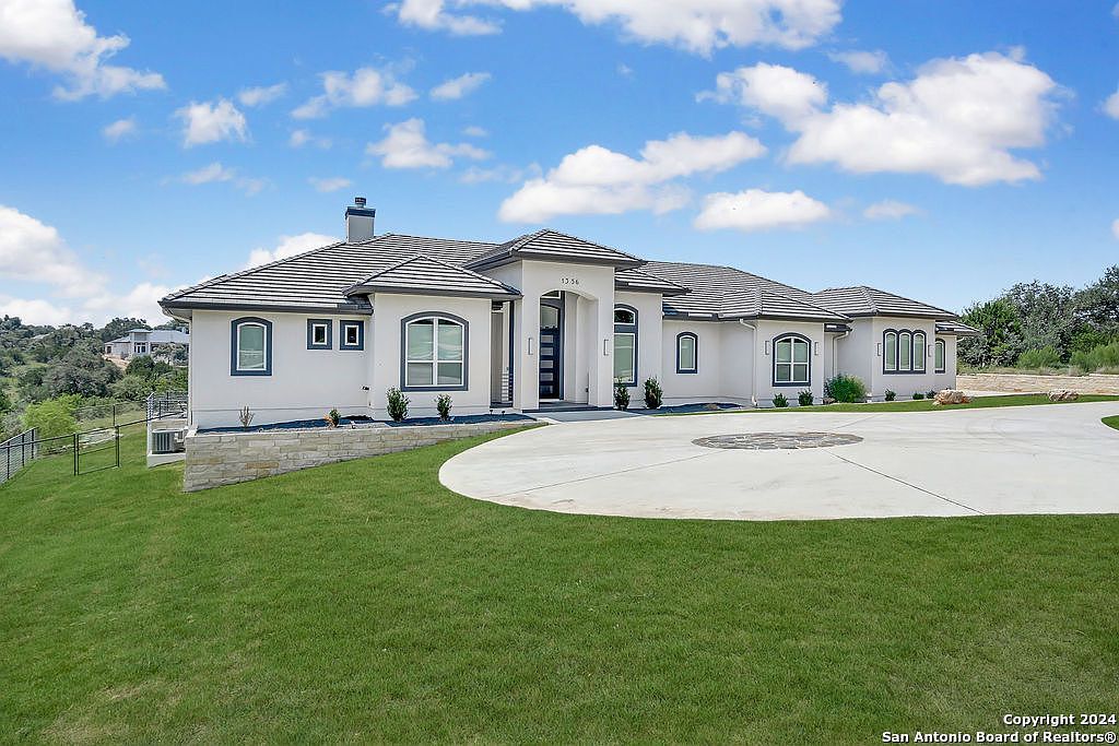 1356 Bordeaux Ln New Braunfels, TX 78132 - Thumbnail 3