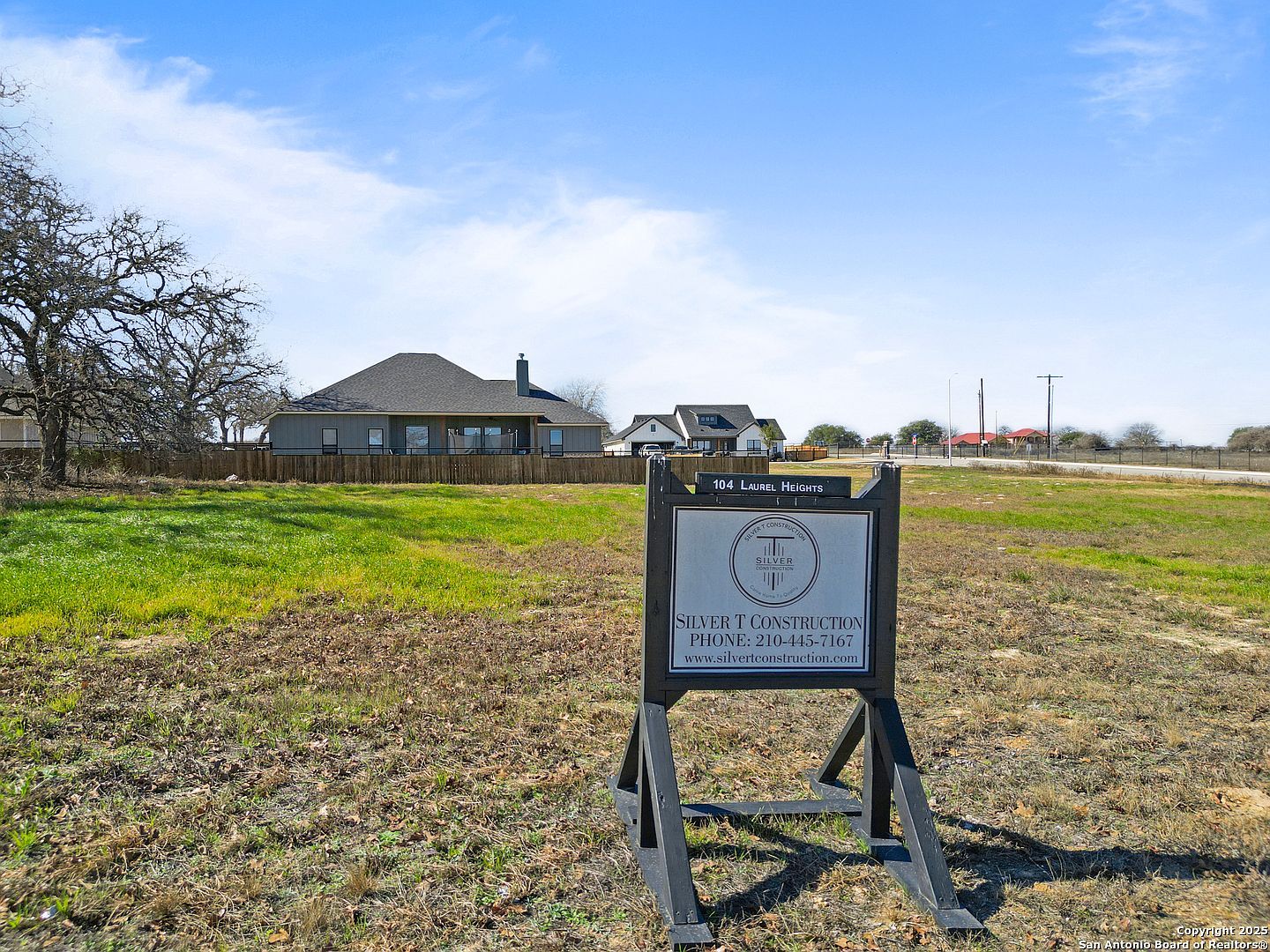 104 Laurel Hts La Vernia, TX 78121 - Thumbnail 3