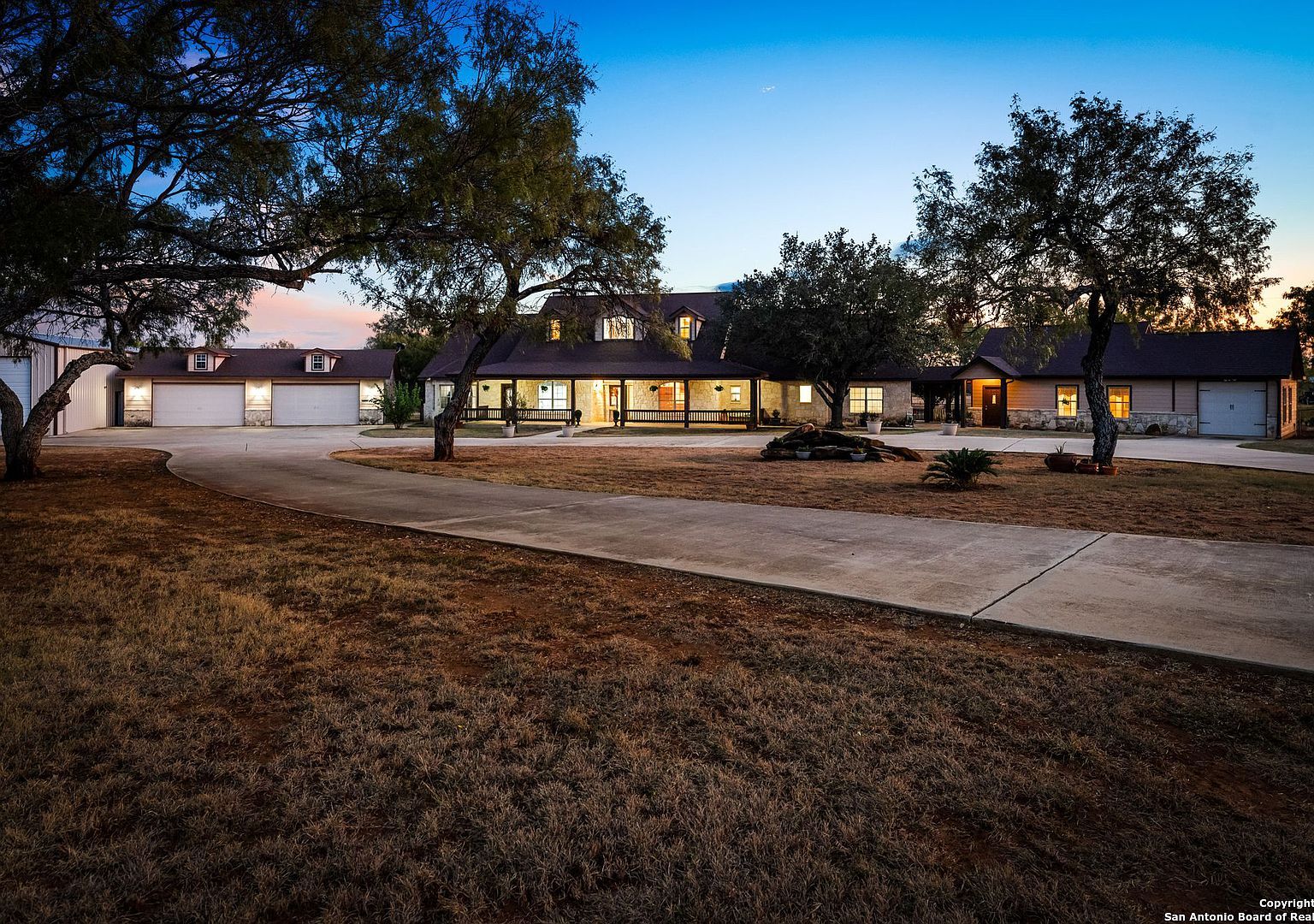 765 Loop 1604 E Saint Hedwig, TX 78152 - Thumbnail 3