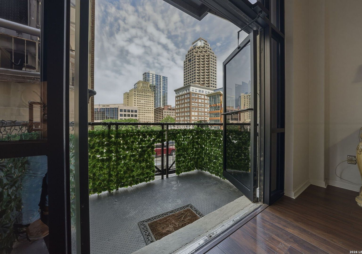 214 E Travis St APT 205 San Antonio, TX 78205 - Thumbnail 3