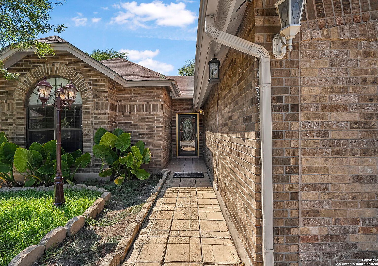 2827 Coast Plain Dr San Antonio, TX 78245 - Thumbnail 3