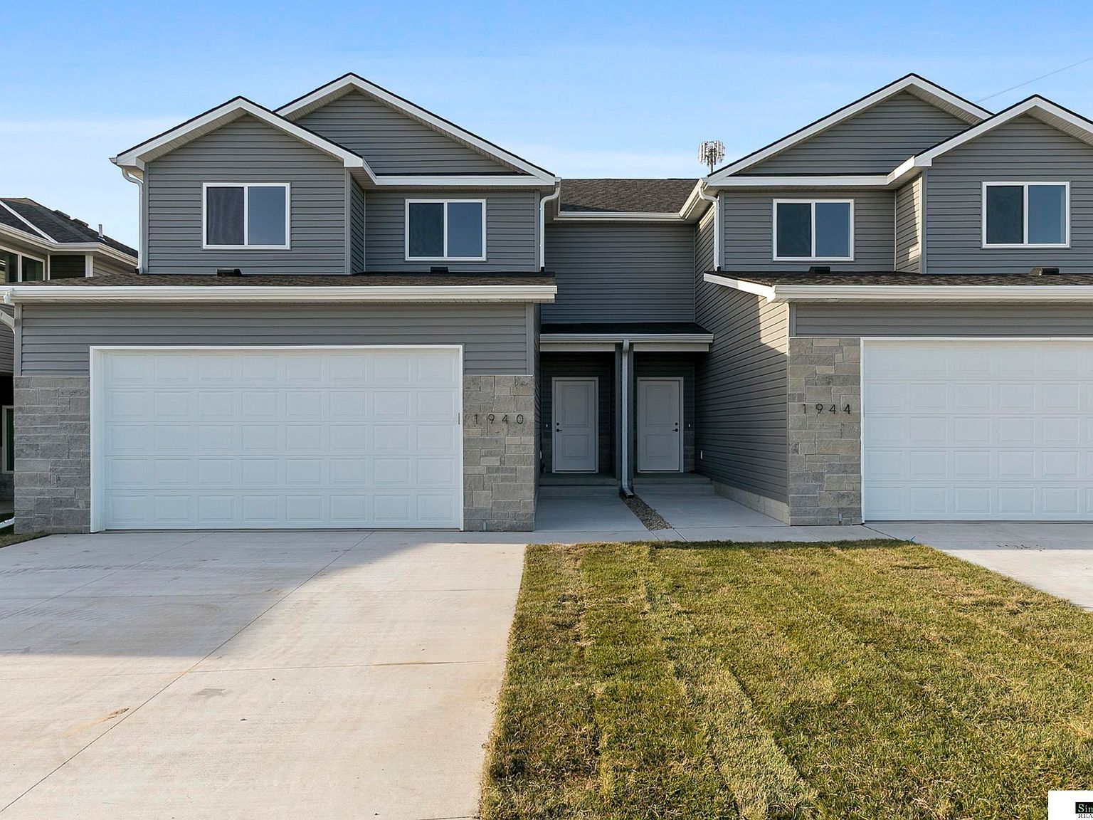 1940 Flagstone Rd Lincoln, NE 68521 - Thumbnail 3